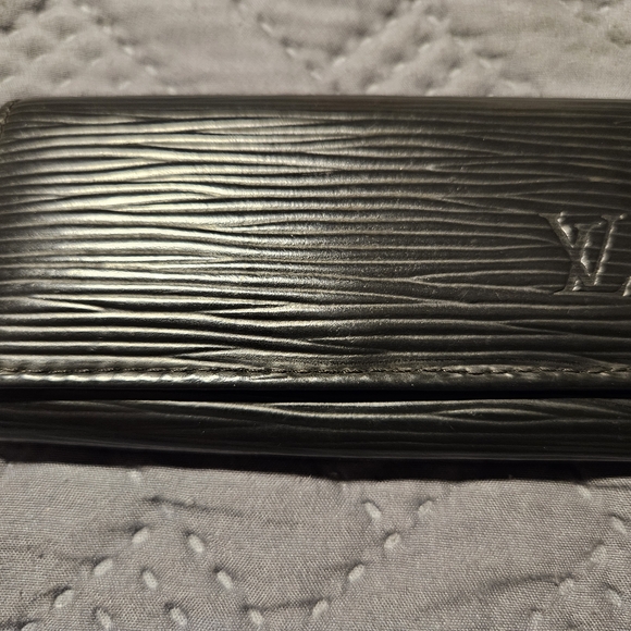 Louis Vuitton Handbags - LOUIS VUITTON - PRISTINE LV EPI KEY CASE